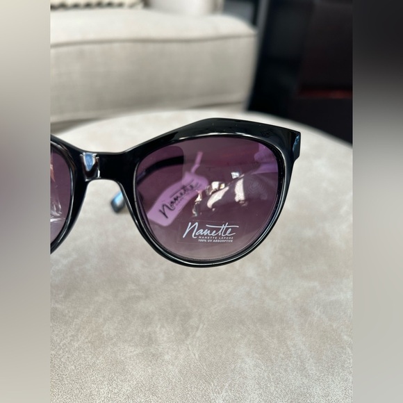 ✨NEW Nicole Miller Black and Gold Sunglasses main image 4
